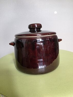 Vintage West Bend Bean Pot Brown Glaze Stoneware Crock with Lid USA 2 Qt